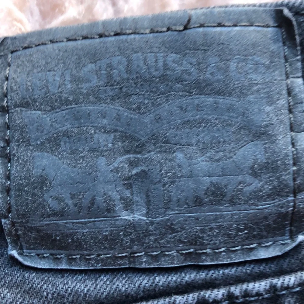 Levi’s Mile High Cropped Wide Leg Jeans - Picture 12 of 15